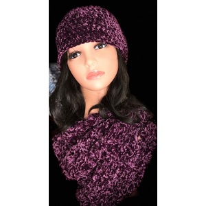 Women’s two piece set of infinity scarf and matching beanie  by Sherri Gold