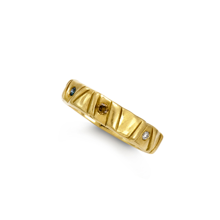 Medium folded gold ring4x6