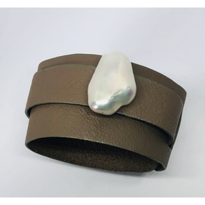 Leather Cuff with Pearl Slide by Diana Widman