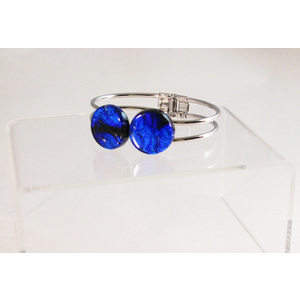 Small hinge bracelet blue glow