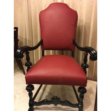 Medium leather chair