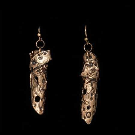 Medium curved copper earrings