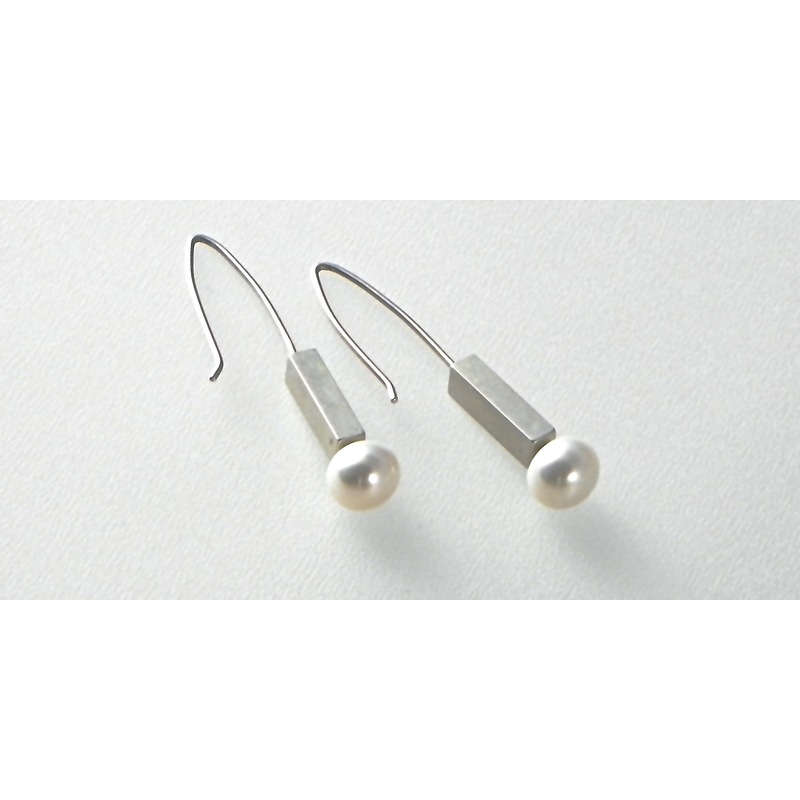 7MM Pearl earrings by Laurette  ONeil
