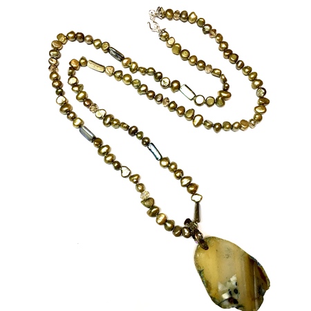 Medium necklace handknotted fwp gold abalone stone pendant