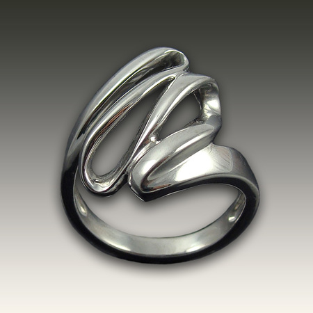 Medium swirl ring